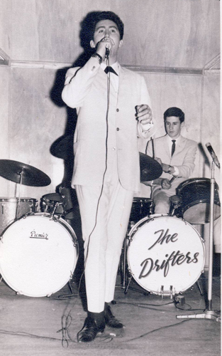 04 KT Club, Barrie & Tony Roberts